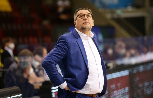 Ludwigsburg , Basketball easyCredit BBL Bundesliga , MHP RIESEN Ludwigsburg vs SYNTAINICS MBC , Silvano Poropat coach MBC