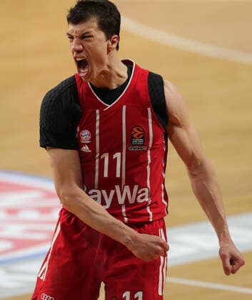 Vladimir Lucic Muenchen cheers victory over Kaunas GER, FC Bayern Basketball vs Zalgiris Kaunas, Basketball, Euroleague, 2020 2021 season, 01 04 2021, GER, FC Bayern Basketball vs Zalgiris Kaunas, Basketball, Euroleague, 2020 2021 season, 01 04 2021, Muenchen Copyright: xEIBNER MarcelxEngelbrechtx EP_EER