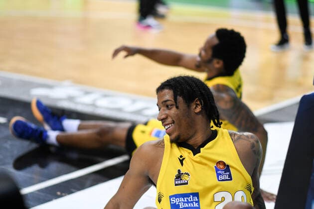 Desi Rodriguez MHP Riesen Ludwigsburg and Barry Brown Jr MHP Riesen Ludwigsburg cheer about the victory, GER, MHP Riesen Ludwigsburg vs Syntainics MBC Weißenfels, 01 04 2021, 29 Spieltag easycredit Basketball Bundesliga, Spielzeit 2020 2021 GER, MHP Riesen Ludwigsburg vs Syntainics MBC Weißenfels, 01 04 2021, 29 Spieltag easycredit Basketball Bundesliga, Spielzeit 2020 2021 Ludwigsburg Copyright: xEibnerxPressefoto MichaelxMemmlerx EP_MMR