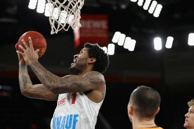 01 04 2021, Basketball, BBL 2020 2021, 29 matchday, ratiopharm ulm s Oliver Wuerzburg, GER, Neu Ulm, ratiopharm arena, picture v li Perry Jones III s Oliver Wuerzburg. Copyright: HMBxMedia xHeikoxBecker