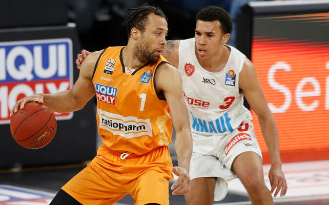 01 04 2021, Basketball, BBL 2020 2021, 29 matchday, ratiopharm ulm s Oliver Wuerzburg, GER, Neu Ulm, ratiopharm arena, picture f li Demitrius Conger ratiopharm ulm un Tyson Ward s Oliver Wuerzburg Copyright: HMBxMedia xHeikoxBecker