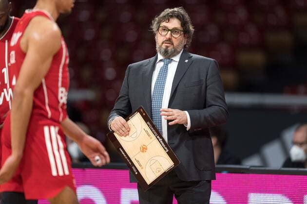 Basketball, Euroleague, day0 04 2021, FC Bayern Munich Zalgiris Kaunas Pictured Head Coach of FC Bayern Munich Andrea TRINCHIERI Tactics Board Munich Audi Dome Bayern Germany. Copyright: Passion2Press.dex xMarkusxFischerx