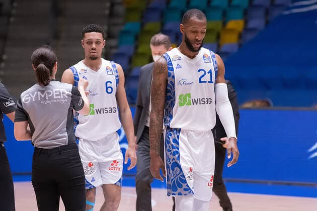 Fraport Skyliners NINERS Chemnitz, easyCredit BBL Big disappointment for Kamari Murphy Fraport Skyliners, 21 and Len Adam Schoormann Fraport Skyliners, 6 after the end of the game Basketball match of the easyCredit BBL between the Fraport Skyliners and NINERS Chemnitz on 1 April 2021 at the Fraport Arena in Frankfurt am Main , Frankfurt am Main Hesse Germany Fraport Arena
