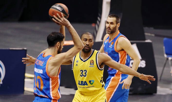 Mike Tobey, Jayson Granger action game scene duel sports basketball EuroLeague men season 2020 2021 02 04 2021 ALBA Berlin vs Valencia Baskets