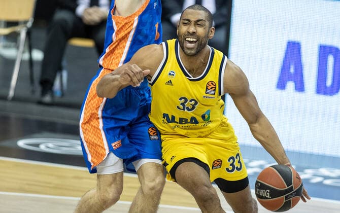 Basketball Euroleague, Alba Berlin Valencia Basket, Main Round, 33 Matchday, Mercedes Benz Arena ALBAs Jayson Granger fights against Valencias defense ALBA Berlin Valencia Basket