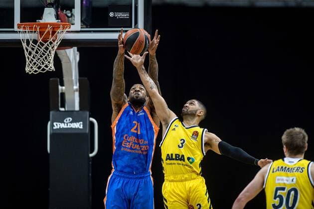 Basketball Berlin 02 04 2021 Euroleague Season 2020 2021 Alba Berlin Valencia Basket Peyton Siva Alba Berlin, No 03 Derrick Williams Valencia, No 21