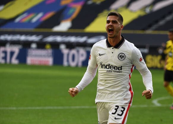Fussball 1.Bundesliga, Borussia Dortmund - Eintracht Frankfurt 03.04.2021, xjhx, Fussball 1.Bundesliga, Borussia Dortmund - Eintracht Frankfurt emspor, v.l. Torjubel nach dem Tor zum celebrating the goal celebrate 1:2 durch Andre Silva (Eintracht Frankfurt) (DFL DFB REGULATIONS PROHIBIT ANY USE OF PHOTOGRAPHS as IMAGE SEQUENCES and or QUASI-VIDEO) Foto: Jan Huebner Pool Dortmund Signal Iduna Park Nordrhein-Westfalen Deutschland (DE) *** Football 1 Bundesliga, Borussia Dortmund Eintracht Frankfurt 03 04 2021, xjhx, Football 1 Bundesliga, Borussia Dortmund Eintracht Frankfurt emspor, v l goal celebration after goal celebrating the goal celebrate 1 2 by Andre Silva Eintracht Frankfurt DFL DFB REGULATIONS PROHIBIT ANY USE OF PHOTOGRAPHS as IMAGE SEQUENCES and or QUASI VIDEO Foto Jan Huebner Pool Dortmund Signal Iduna Park Nordrhein Westfalen Deutschland DE Poolfoto Jan Huebner Pool ,EDITORIAL USE ONLY