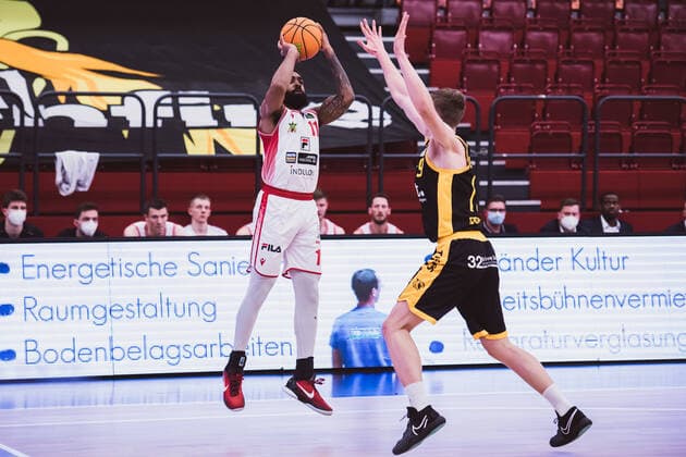 ProA 29 Matchday Artland Dragons vs Tigers Tuebingen, 03 04 2021 Gerel David Simmons Artland Dragons, 11 , Elias Veikko Juhani Valtonen Tigers Tuebingen, 19 ProA 29 Matchday Artland Dragons vs Tigers Tuebingen on 03 04 2021 in Quakenbrueck Artland Arena , Germany, Copyright: xBEAUTIFULxSPORTS Neddermannx