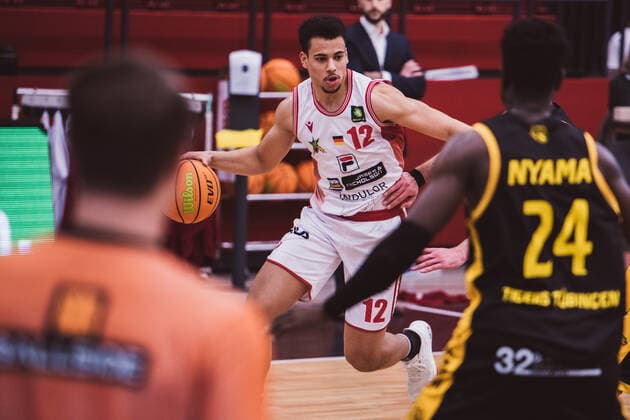 ProA 29 Matchday Artland Dragons vs Tigers Tuebingen, 03 04 2021 Leon Iduma Okpara Artland Dragons, 12 ProA 29 Matchday Artland Dragons vs Tigers Tuebingen on 03 04 2021 in Quakenbrueck Artland Arena , Germany, Copyright: xBEAUTIFULxSPORTS Neddermannx