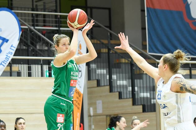 Halle, Germany 03 April 2021 1 BBL Women Play Off 2020 2021 Gisa Lions SV Halle vs Rutronik Stars Keltern v li Alexandria Elizabeth Kiss Rusk Keltern and Klaudia Grudzien Halle Erdgas Sportarena Sachsen Anhalt Copyright: xFotostandx xxBallaschx