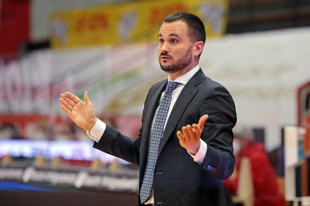 03 04 2021, xovx, Basketball BBL, JobStairs Giessen 46ers FC Bayern Munich Head Coach Andrea Trinchieri FC Bayern Munich emspor Giessen