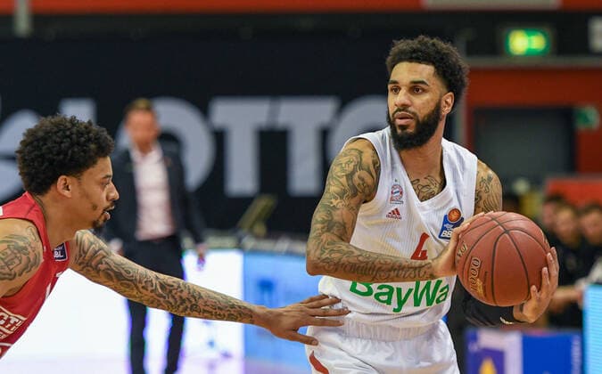 Diante Garrett, Dennis Jerome Seeley 26 matchday, Basketball Bundesliga, Basketball season 2020 2021, Germany, easyCredit BBL, Germany, Giessen 46ers, giessen red, men, Jobstairs GIESSEN 46ers FC Bayern Munich, men, Munich in white