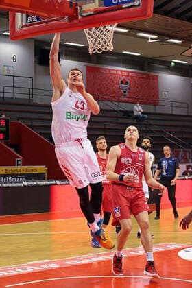 03 04 2021, xovx, Basketball BBL, JobStairs Giessen 46ers FC Bayern Munich v l Leon Radosevic FC Bayern Munich , Scottie James Jr Giessen 46ers emspor Giessen.