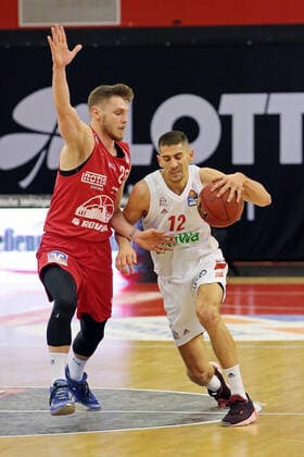 03 04 2021, xovx, Basketball BBL, JobStairs Giessen 46ers FC Bayern Munich v l Ferdinand Zylka Giessen 46ers , Diego Flaccadori FC Bayern Munich emspor Giessen.