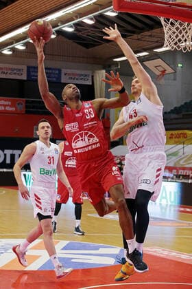 03 04 2021, xovx, Basketball BBL, JobStairs Giessen 46ers FC Bayern Munich v l Zan Mark Sisko FC Bayern Munich , Brandon Thomas Giessen 46ers , Leon Radosevic FC Bayern Munich emspor Giessen.