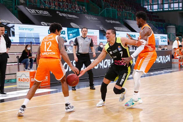 26 Matchday of the easyCredit BBL Basketball Bundesliga on 03 April 2021in the Oberfrankenhalle in Bayreuth Bavaria Germany season 2020 2021 Medi Bayreuth against RASTA Vechta Philip Jalalpoor Medi Bayreuth 7 center Edgar Sosa RASTA Vechta 12 left