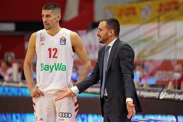 03 04 2021, xovx, Basketball BBL, JobStairs Giessen 46ers FC Bayern Munich v l Diego Flaccadori FC Bayern Munich , head coach Andrea Trinchieri FC Bayern Munich disappointed, disappointed looking, dissapointed emspor Giessen