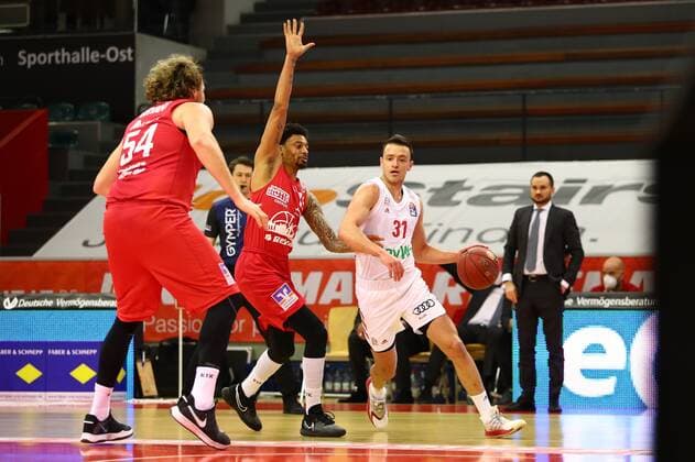 Jan Sisko Muenchen in duel with Diante Garrett Giessen Jobstairs Giessen 46ers vs FC Bayern Muenchen, Basketball, easyCredit BBL, 03 04 2021 Jobstairs Giessen 46ers vs FC Bayern Muenchen, Basketball, easyCredit BBL, 03 04 2021 Giessen Copyright: xEibner-Pressefotox EP_RWS