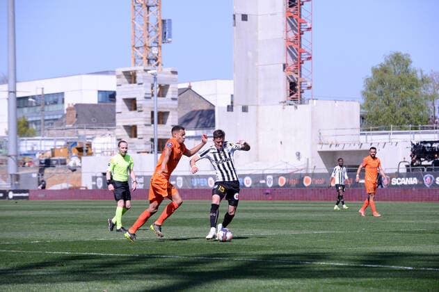 15 PIERRICK CAPELLE (SCO) - 03 DANIEL CONGRE (MHSC) FOOTBALL : Angers vs Montpellier - Ligue 1 Uber Eats - 04 04 2021 FEP Panoramic 