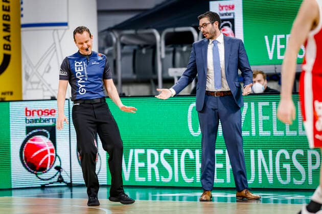 right Headcoach Pedro Calles Hamburg Towers Brose Bamberg Hamburg Towers easyCredit BBL Basketball Bundesliga Basketball Season 2020 21 26 Matchday, 04 04 2021 Bamberg, Brose Arena Copyright: DanielxLöb