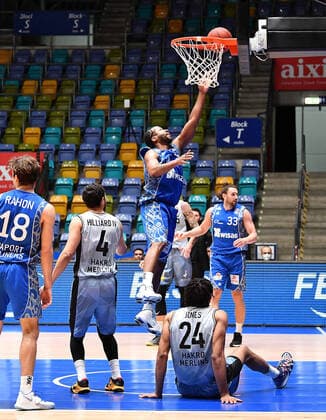 04 04 2021, xjhx, Basketball BBL Bundesliga, Frankfurt Skyliners Crailsheim Merlins emspor, v l Quantez Robertson Fraport Skyliners Frankfurt Frankfurt am Main.