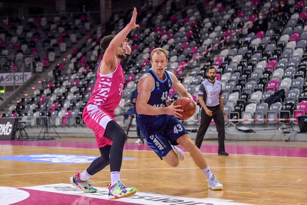 easyCredit BBL, Telekom Baskets Bonn vs Alba Berlin, 04 04 2021 Luke Sikma Alba Berlin 43 , Isaiah Philmore Telekom Baskets Bonn 31 , easyCredit BBL, Telekom Baskets Bonn vs Alba Berlin on 04 04 2021 at Telekom Dome, Bonn Nordrhein Westfalen Copyright: xBEAUTIFULxSPORTS Mueller-Laschetx