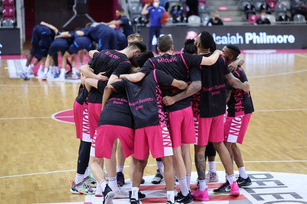 GER, Easycredit BBL, Telekom Baskets Bonn vs Alba Berlin 04 04 2021, Telekom Dome, Bonn, GER, Easycredit BBL, Telekom Baskets Bonn vs Alba Berlin, in the picture team circle Bonn nordphotoxGmBHx xMeuter nph00351