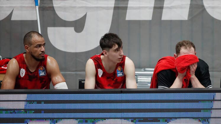 04 04 2021, Basketball, BBL 2020 2021, 26 matchday, s Oliver Wuerzburg EWE Baskets Oldenburg, GER, Wuerzburg, s Oliver Arena, picture from left Alex King s Oliver Wuerzburg , Julius Boehmer s Oliver Wuerzburg and Felix Hoffmann s Oliver Wuerzburg Copyright: HMBxMedia xHeikoxBecker