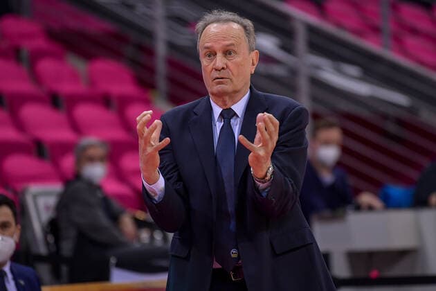 easyCredit BBL, Telekom Baskets Bonn vs Alba Berlin, 04 04 2021 Alejandro Garcia Reneses coach Alba Berlin , easyCredit BBL, Telekom Baskets Bonn vs Alba Berlin on 04 04 2021 at Telekom Dome, Bonn North Rhine Westphalia Copyright: xBEAUTIFULxSPORTS Mueller-Laschetx
