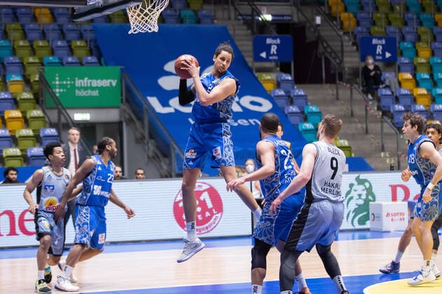 Fraport Skyliners HAKRO Merlins Crailsheim, easyCredit BBL Rebound by Michael Kessens Fraport Skyliners, 2 Basketball match of the easyCredit BBL between Fraport Skyliners and HAKRO Merlins Crailsheim on 4 April 2021 at Fraport Arena in Frankfurt am Main , Frankfurt am Main Hesse Germany Fraport Arena