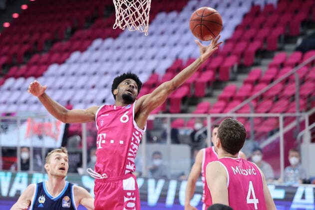 GER, Easycredit BBL, Telekom Baskets Bonn vs Alba Berlin 04 04 2021, Telekom Dome, Bonn, GER, Easycredit BBL, Telekom Baskets Bonn vs Alba Berlin, pictured Jalen Hudson Telekom Bann 6 , at the basket. nordphotoxGmBHx xMeuter nph00351