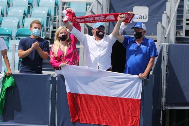 April 4, 2021, Miami Gardens, Florida, United States Of America: MIAMI GARDENS, FLORIDA - APRIL 04: (NO SALES TO NEW YORK POST) Hubert Hurkacz of Poland defeats Jannik Sinner of Italy during the mens singles final at the Miami Open at Hard Rock Stadium. on April 04, 2021 in Miami Gardens, Florida....People: Hubert Hurkacz Miami Gardens United States Of America - ZUMAs214 20210404_zda_s214_170 Copyright: xSMGx