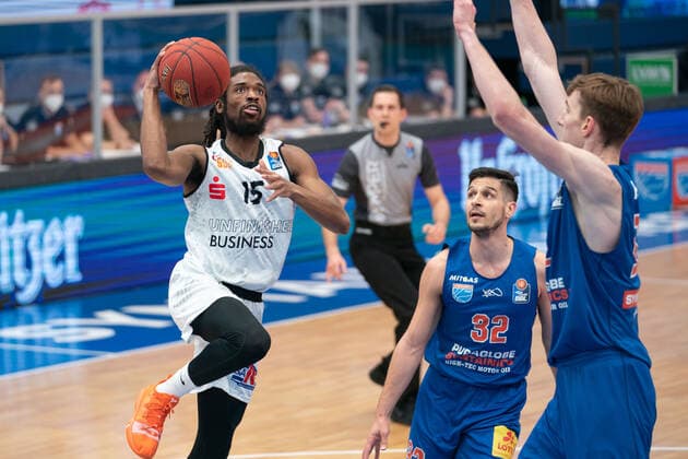 Syntainics MBC Niners Chemnitz, Basketball, Bundesliga, Men, 2020 2021, 26 Matchday, 05 04 2021, v l Marcus Thornton Chemnitz, 15 , Roko Rogic MBC, 32 , Philipp Hartwich MBC, 12 Syntainics MBC Niners Chemnitz, Basketball, Bundesliga, Men, 2020 2021, 26 Matchday, 05 04 2021, Weissenfels Copyright: xSchulz Eibner-Pressefotox ep_esz