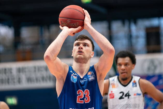Syntainics MBC Niners Chemnitz, Basketball, Bundesliga, Men, 2020 2021, 26 Matchday, 05 04 2021, v l Michal Michalak MBC, 23 , George King Chemnitz, 24 Syntainics MBC Niners Chemnitz, Basketball, Bundesliga, Men, 2020 2021, 26 Matchday, 05 04 2021, Weissenfels Copyright: xSchulz Eibner-Pressefotox ep_esz