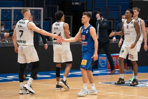 Syntainics MBC Niners Chemnitz, Basketball, Bundesliga, Men, 2020 2021, 26 Matchday, 05 04 2021, v li Jonas Richter Chemnitz, 7 , Michal Michalak MBC, 23 after the game Chemnitz won 84 86 Syntainics MBC Niners Chemnitz, Basketball, Bundesliga, Men, 2020 2021, 26 Matchday, 05 04 2021, Weissenfels Copyright: xSchulz Eibner-Pressefotox ep_esz