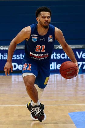 05 04 2021, xtgx, basketball, easyCredit BBL, Syntainics MBC Niners Chemnitz emspor, v l Quinton Hooker MBC, 21 release, single image, Ganzkoerper Weissenfels