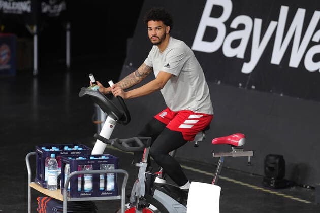 Nick Weiler Babb Muenchen on bike GER, FC Bayern Basketball vs medi bayreuth, basketball, easy Credit BBL, 2020 2021 season, 06 04 2021, GER, FC Bayern Basketball vs medi bayreuth, basketball, easy Credit BBL, 2020 2021 season, 06 04 2021, Muenchen Copyright: xEIBNER MarcelxEngelbrechtx EP_EER