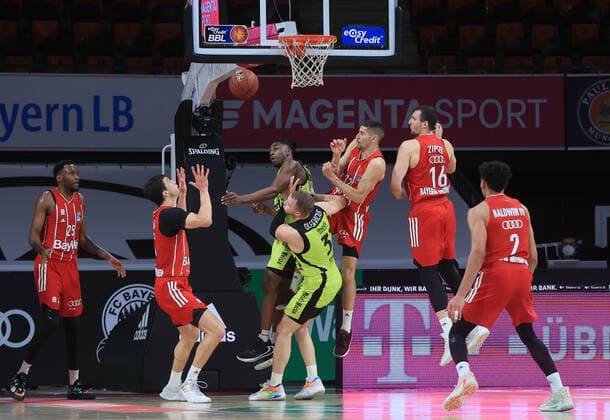 06 04 2021, FC Bayern Basketball vs Media Bayreuth, Audi Dome Muenchen Sport, in the picture JaJuan Johnson FCB Basketball , Vladimir Lucic FCB Basketball , Frank Bartley Medi Bayreuth , Oswalds Olisevicius Medi Bayreuth , Diego Flaccadori FCB Basketball , Paul Zipser FCB Basketball and Wade Baldwin FCB Basketball