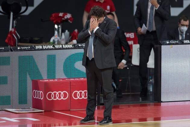 Basketball, BBL, 20210406, FC Bayern München medi Bayreuth In the picture Head Coach of FC Bayern München Andrea TRINCHIERI hands in front of face Munich Audi Dome Bayern Germany Copyright: Passion2Press MarkusxFischerx