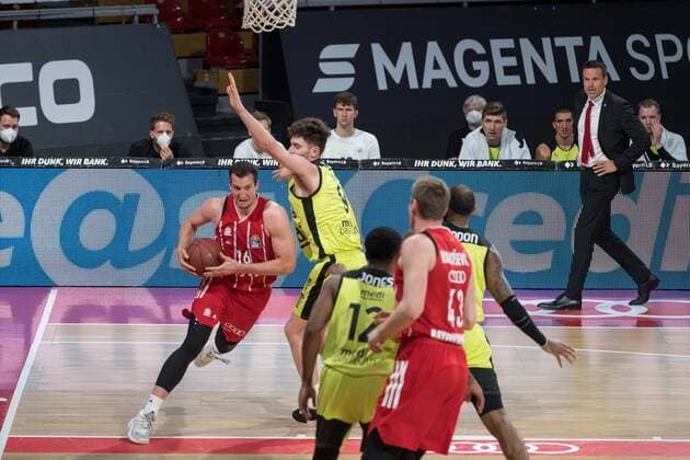 Basketball, BBL, 20210406, FC Bayern München medi Bayreuth In the picture Paul ZIPSER FC Bayern München, 16 Train to the basket Munich Audi Dome Bayern Germany Copyright: Passion2Press MarkusxFischerx
