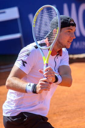 2021 Sardegna Open Tennis - 20210406 CAGLIARI, ITALY, APR 06: Jan Lennard Struff in action during the ATP, Tennis Herren Tour 250 Sardegna Open tennis match in Cagliari, Italy on April 06, 2021. Cagliari Tennis Club Cagliari Italy 6463_236792 Copyright: xGiampieroxSposito PentaxPressx