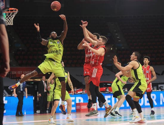 06 04 2021, FC Bayern Basketball vs Media Bayreuth, Audi Dome Muenchen Sport, in picture Derek Pardon Medi Bayreuth , Sasha Grant FCB Basketball , David Kraemer FCB Basketball , Philip Jalalpoor Medi Bayreuth
