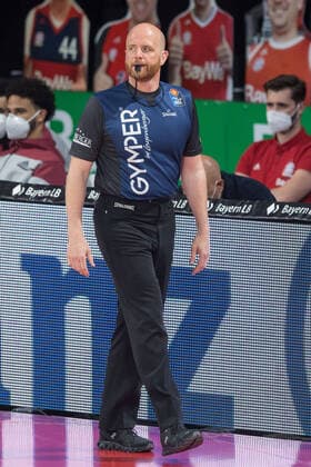 Basketball, BBL, 20210406, FC Bayern München medi Bayreuth In picture referee Benjamin BARTH Munich Audi Dome Bayern Germany Copyright: Passion2Press MarkusxFischerx