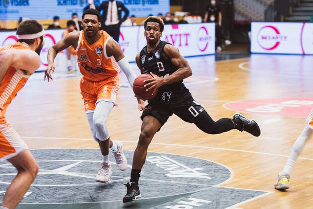 easyCredit BBL 29 Matchday RASTA Vechta vs Hamburg Towers, 07 04 2021 ShaMarkus Kennedy RASTA Vechta, 3 , T J Shorts Hamburg Towers, 0 easyCredit BBL 29 Matchday RASTA Vechta vs Hamburg Towers on 07 04 2021 in Vechta RASTA Dome , Germany, Copyright: xBEAUTIFULxSPORTS Neddermannx