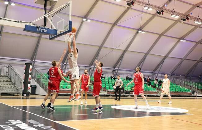 07 04 2021 Basketball Season 2019 2020 2 Bundesliga Pro A 12 Spieltag Nürnberg Falcons Basketball Club NBC Bayer Giants Leverkusen DaMa teams play in empty hall no spectators audience fans