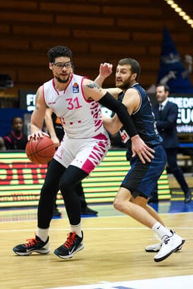 Isaiah Philmore Telekom Baskets Bonn in a duel with Radii Caisin HAKRO Merlins Crailsheim , GER, HAKRO Merlins Crailsheim vs Telekom Baskets Bonn, 07 04 2021, 29 Spieltag easycredit Basketball Bundesliga, Spielzeit 2020 2021 GER, HAKRO Merlins Crailsheim vs Telekom Baskets Bonn, 07 04 2021, 29 Spieltag easycredit Basketball Bundesliga, Spielzeit 2020 202 Crailsheim Copyright: xEibnerxPressefoto MichaelxMemmlerx EP_MMR