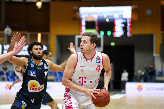 Strahinja Micovic Telekom Baskets Bonn on the ball, GER, HAKRO Merlins Crailsheim vs Telekom Baskets Bonn, 07 04 2021, 29 match day easycredit Basketball Bundesliga, season 2020 2021 GER, HAKRO Merlins Crailsheim vs Telekom Baskets Bonn, 07 04 2021, 29 match day easycredit Basketball Bundesliga, season 2020 202 Crailsheim Copyright: xEibnerxPressefoto MichaelxMemmlerx EP_MMR