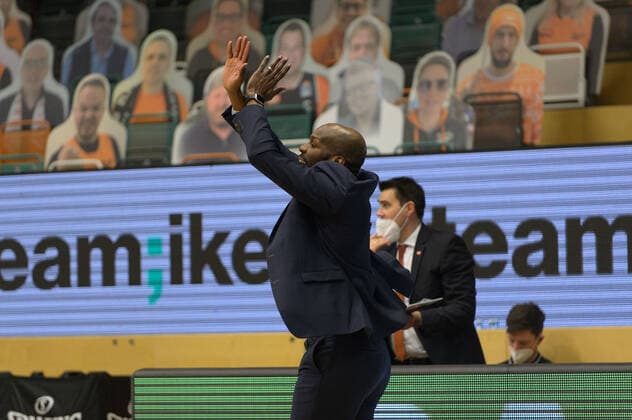 Basketball, BBL, Hakro Merlins Crailsheim - Telekom Baskets Bonn