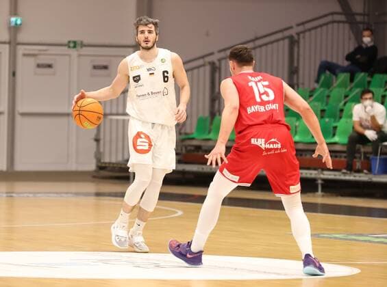 07 04 2021 Basketball Season 2019 2020 2 Bundesliga Pro A 12 Spieltag Nürnberg Falcons Basketball Club NBC Bayer Giants Leverkusen DaMa Martin Bogdanov 6, Nürnberg Falcons BC NBC Luca Kahl 15, Bayer Giants Leverkusen