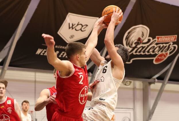 07 04 2021 Basketball Saison 2019 2020 2 Bundesliga Pro A 12 Spieltag Nürnberg Falcons Basketball Club NBC Bayer Giants Leverkusen DaMa Wyatt Lohaus 2, Bayer Giants Leverkusen Martin Bogdanov 6, Nürnberg Falcons BC NBC